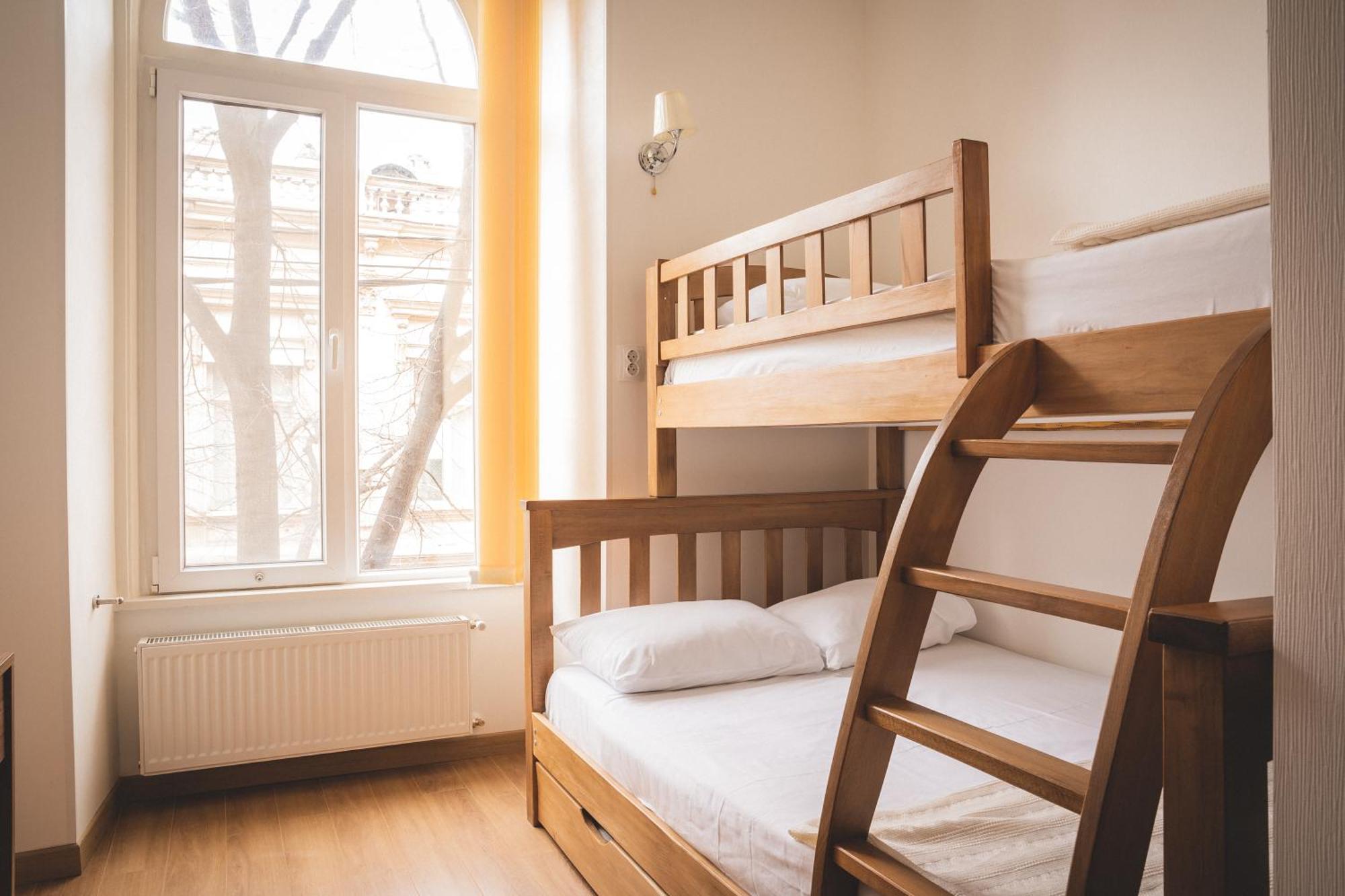 Hh Hotel Тбилиси Экстерьер фото