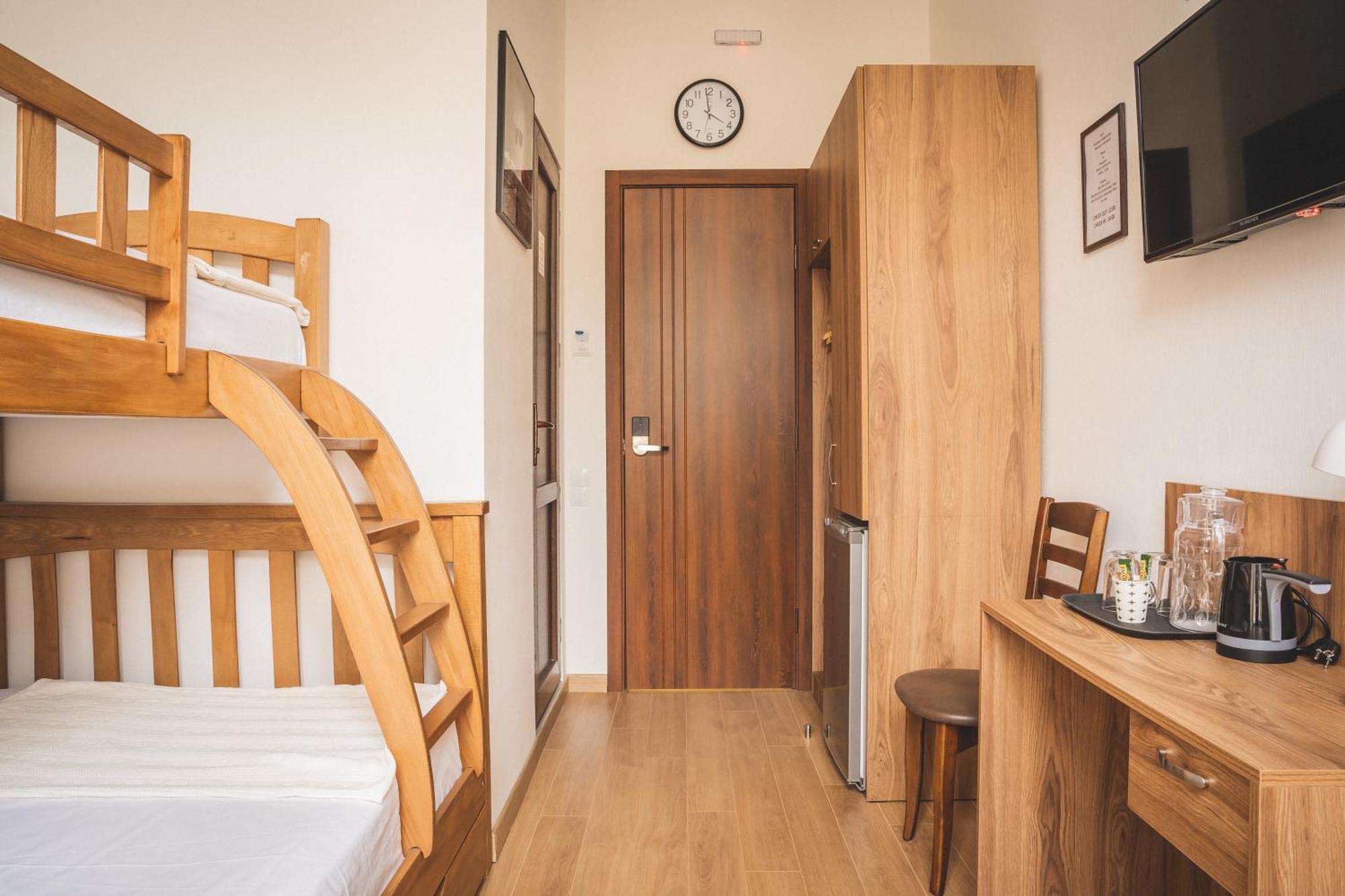 Hh Hotel Тбилиси Экстерьер фото