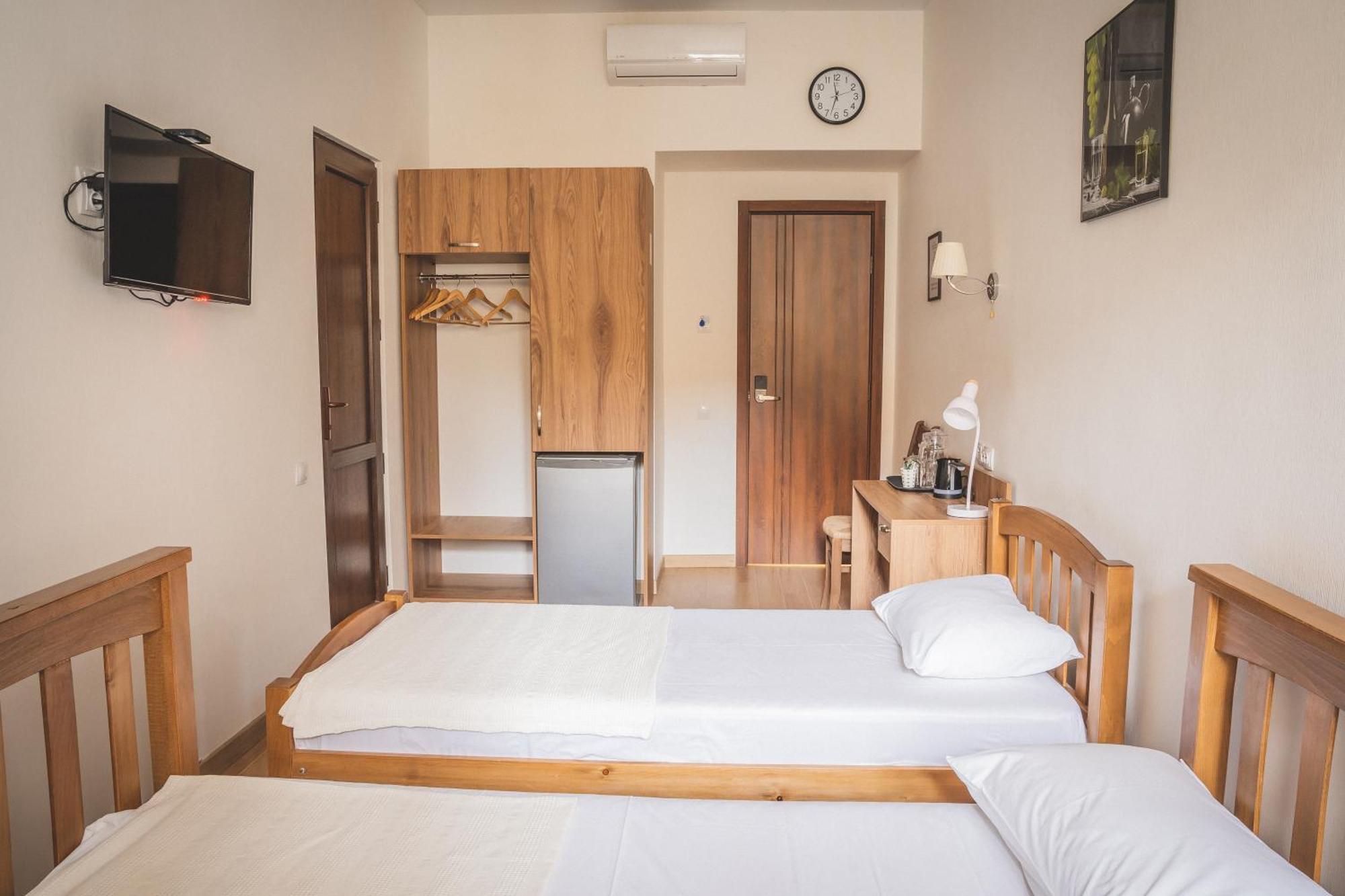 Hh Hotel Тбилиси Экстерьер фото